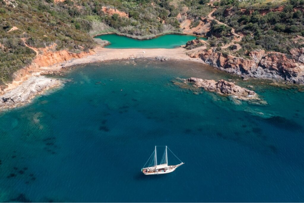 Spiaggia e Lago di Terranera